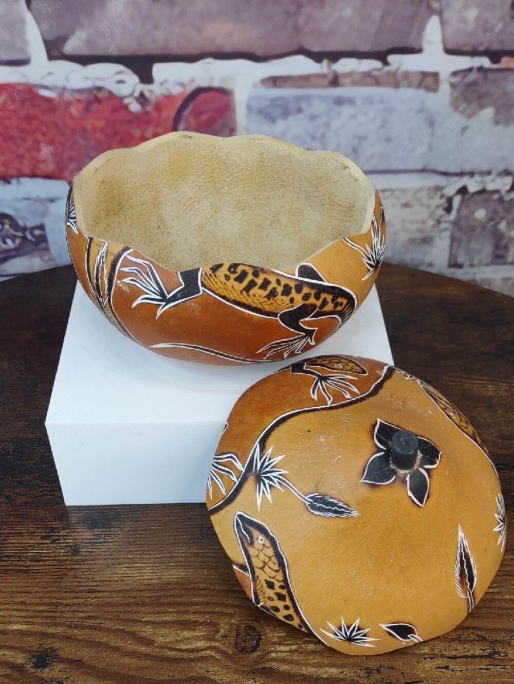 Artisan Crafted Gourd Art Trinket Box w/Lizard Motif
